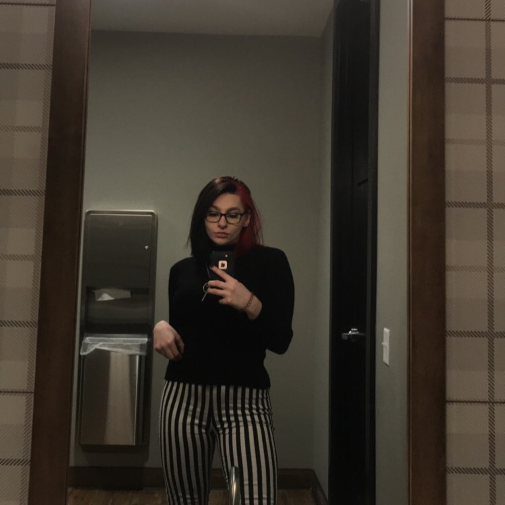 Meet your Posher, Elizabeth